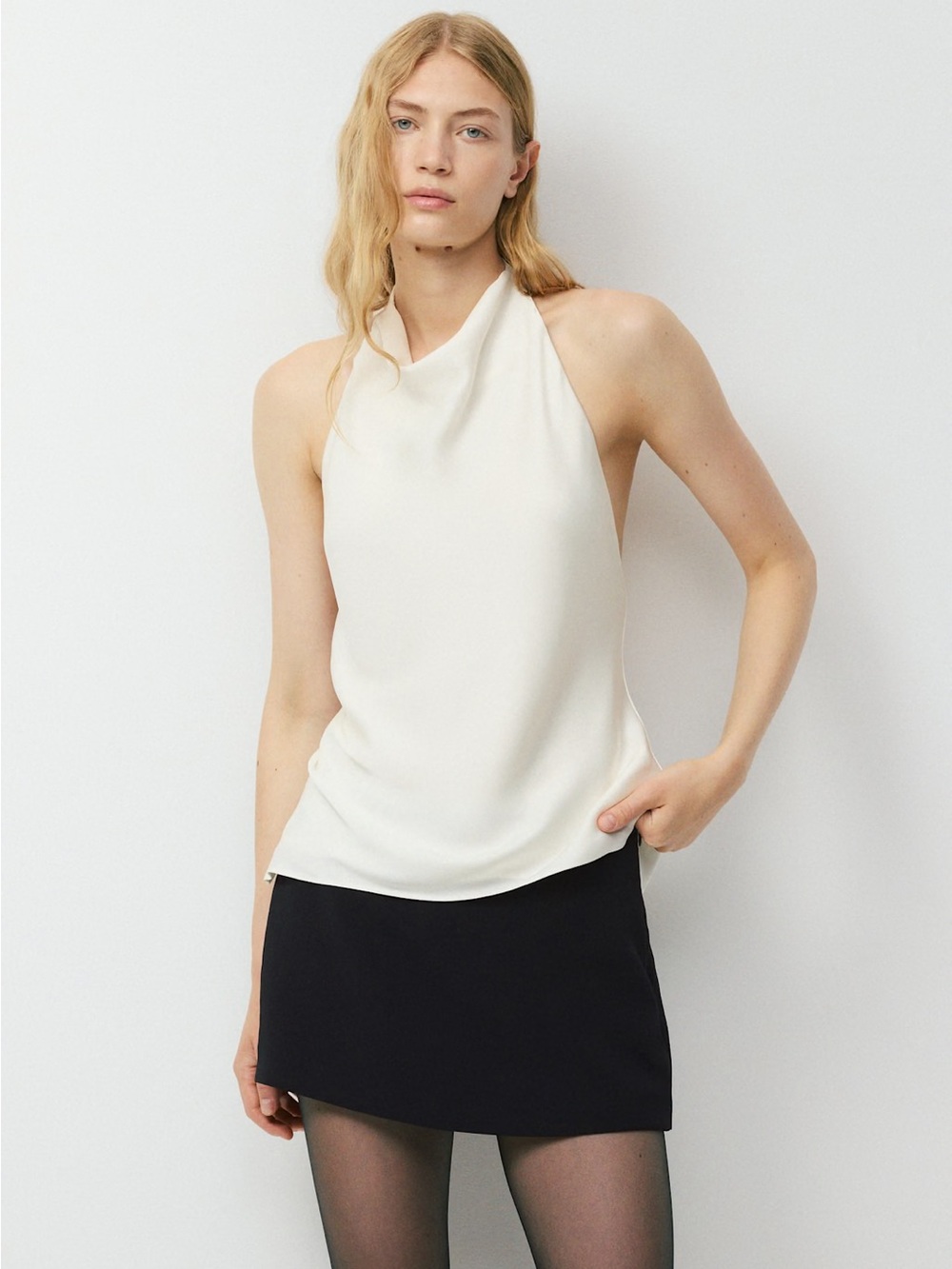 Aritzia en
Refine Shine™ Audience Halter Romantic Boho  Satin Formal Top Sz XS
